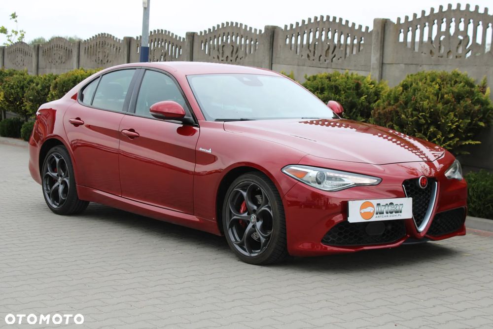 Alfa Romeo Giulia 2.0 Turbo 16V AT8-Q4 Veloce Ti - 12