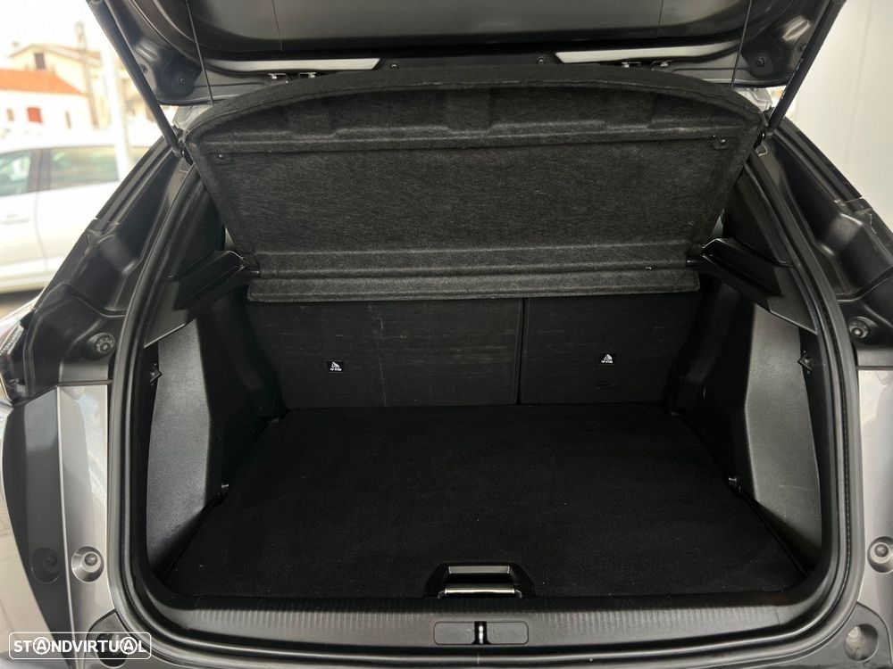 Peugeot 2008 1.5 BlueHDi Allure Pack - 31