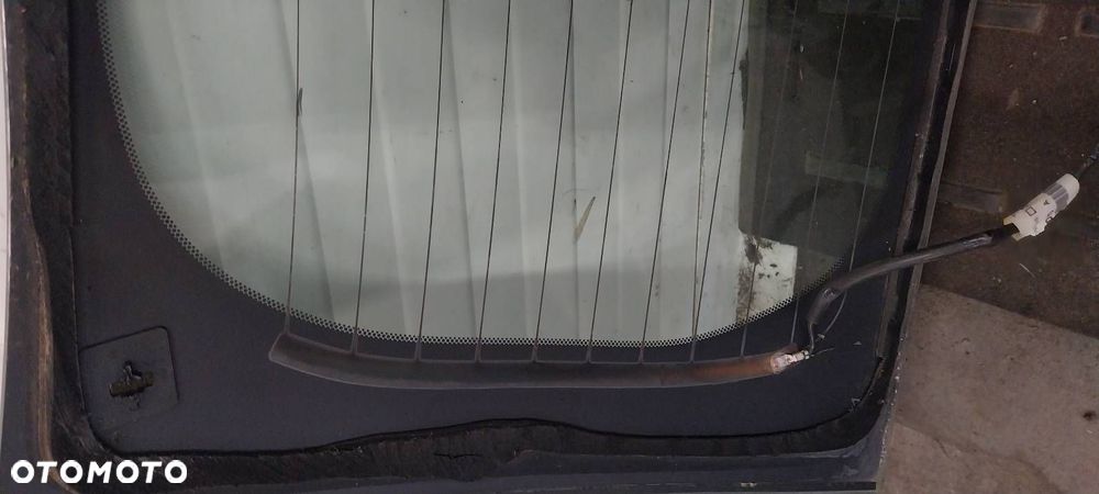 SZYBA TYŁ KLAPY BAGAŻNIKA TOYOTA AVENSIS T25 KOMBI - 3