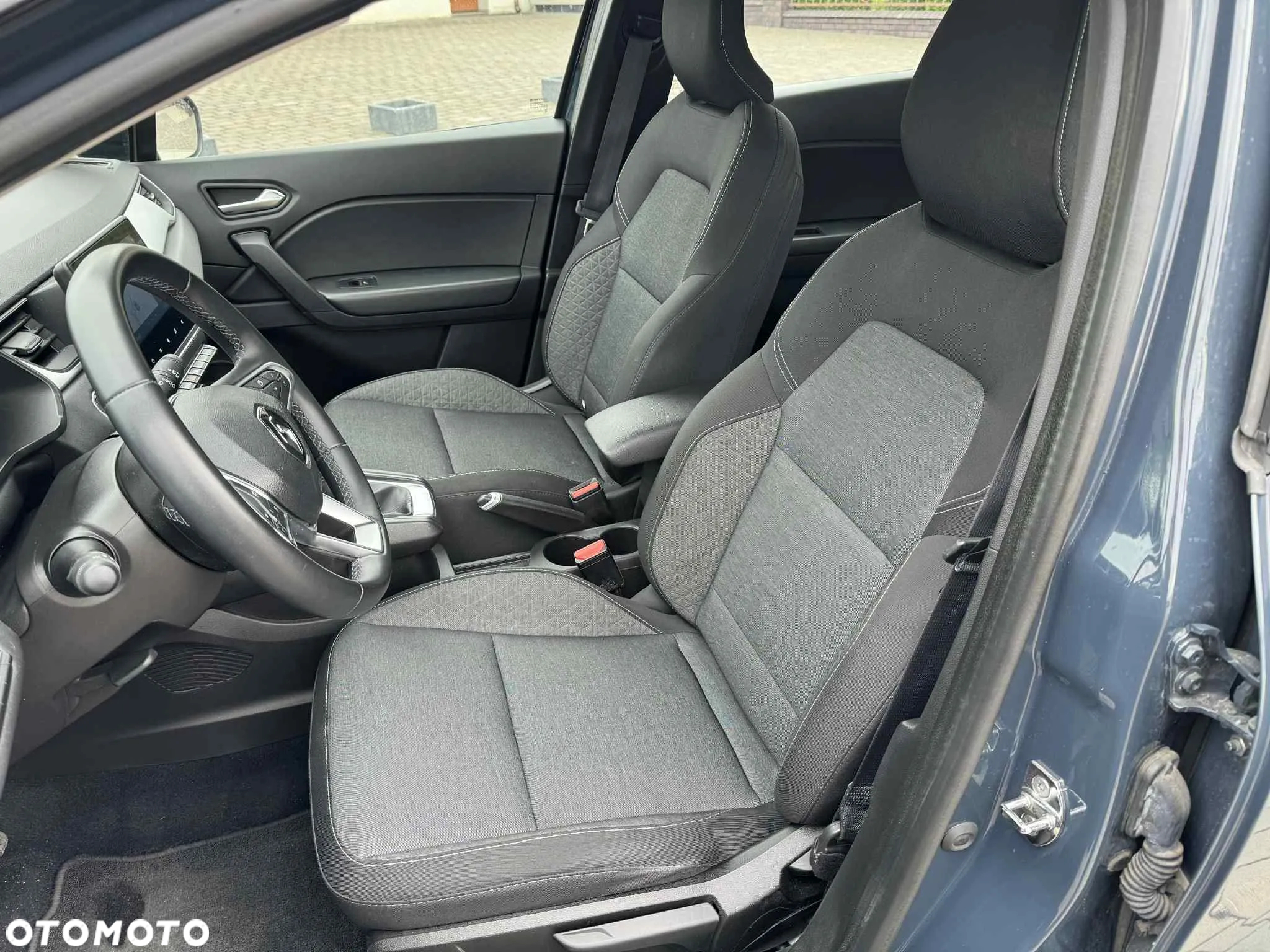 Renault Captur - 23
