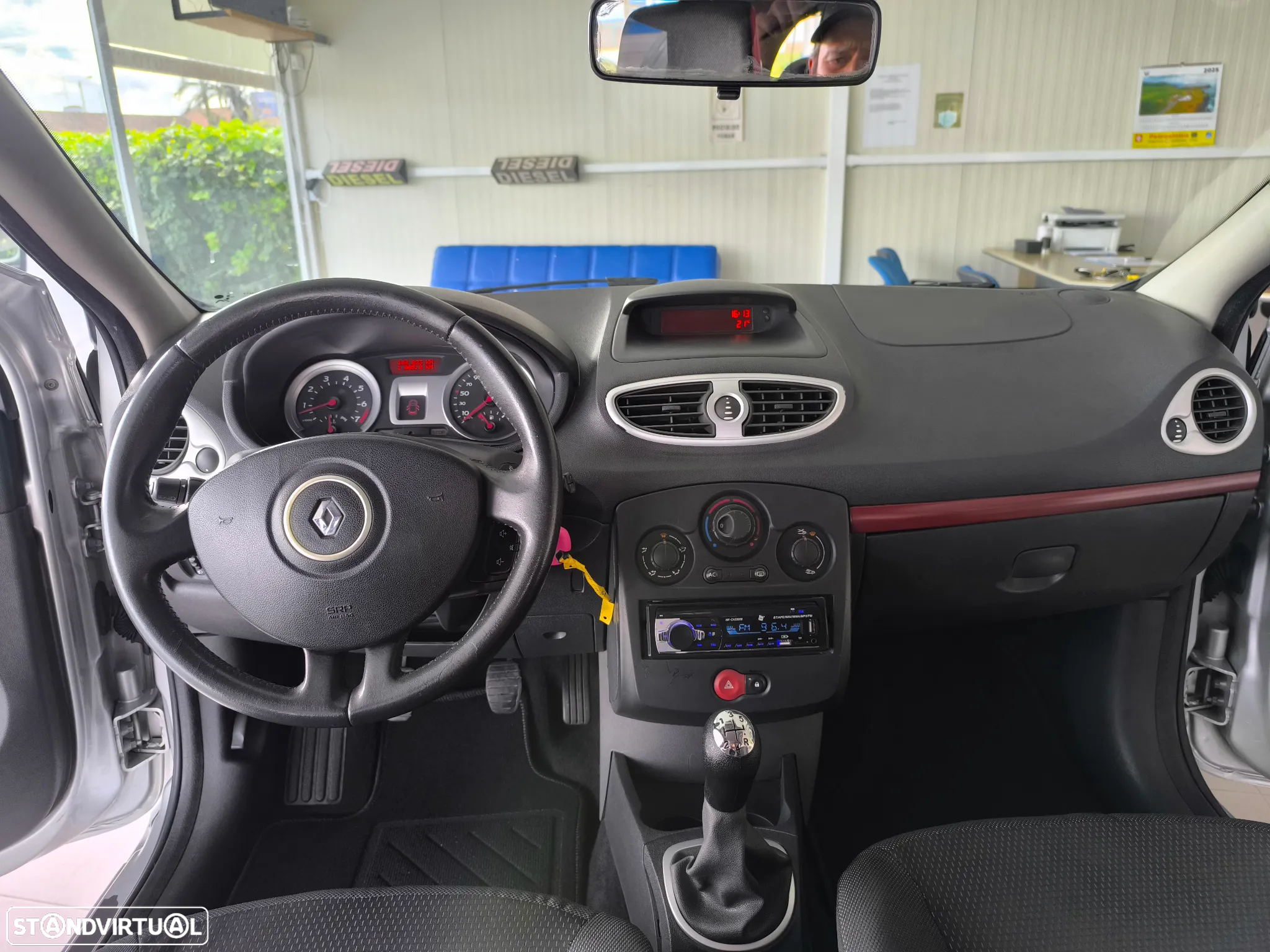 Renault Clio - 16
