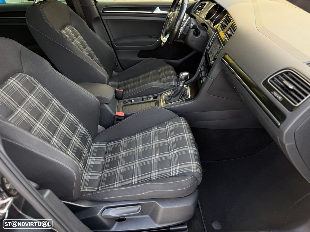 VW Golf 2.0 TDI GTD DSG - 47