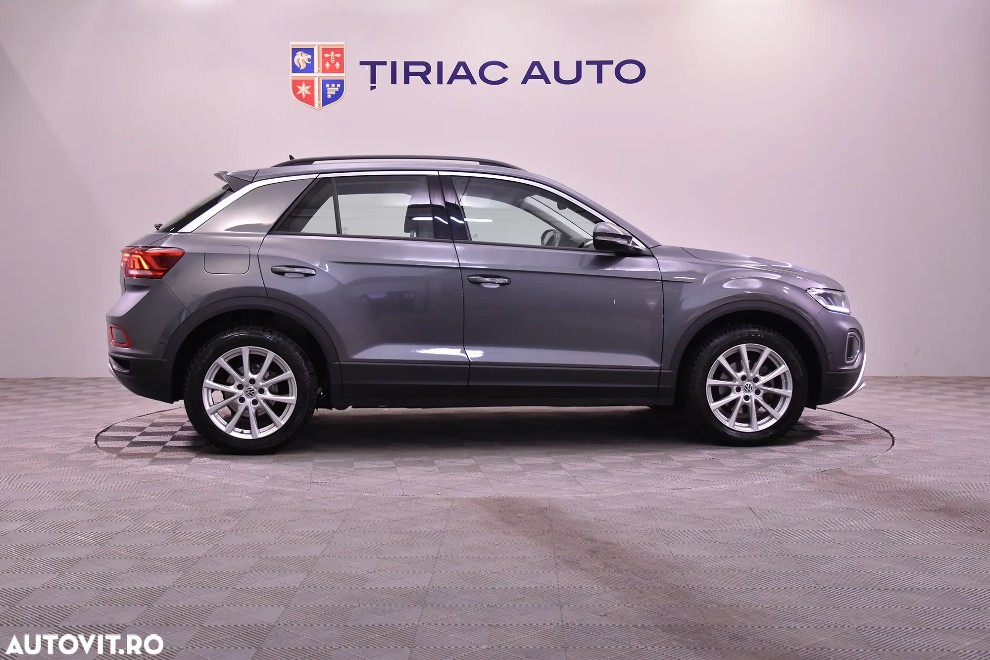 Volkswagen T-ROC - 6