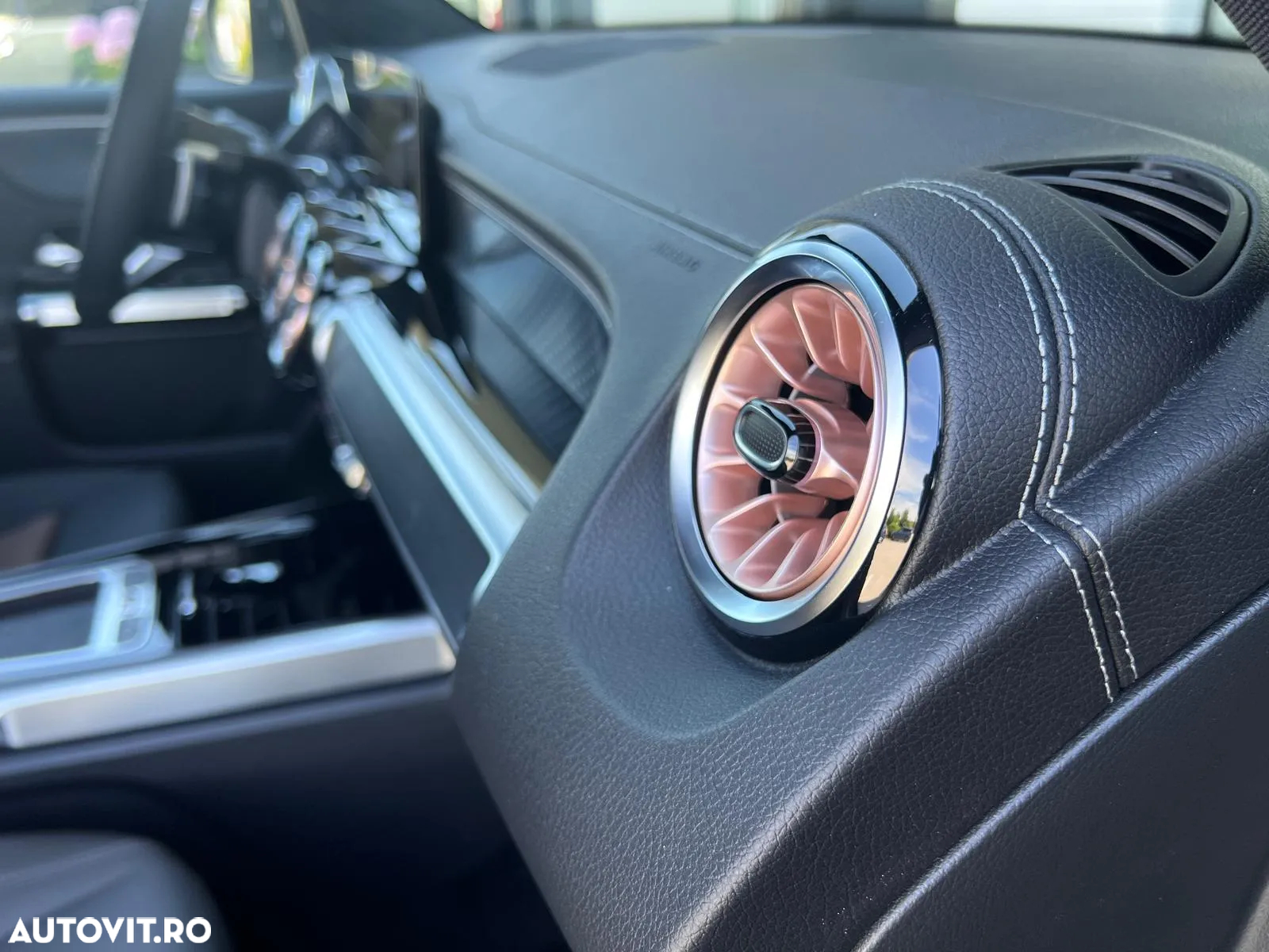 Mercedes-Benz EQB 300 4MATIC - 16
