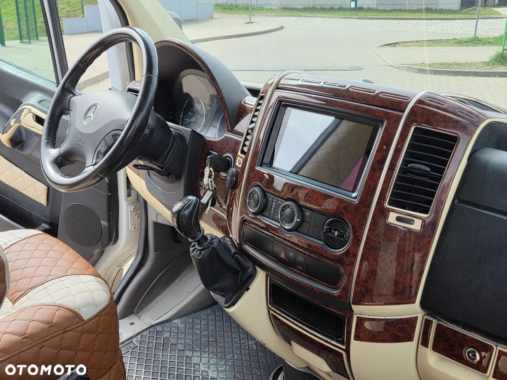 Mercedes-Benz Sprinter - 20