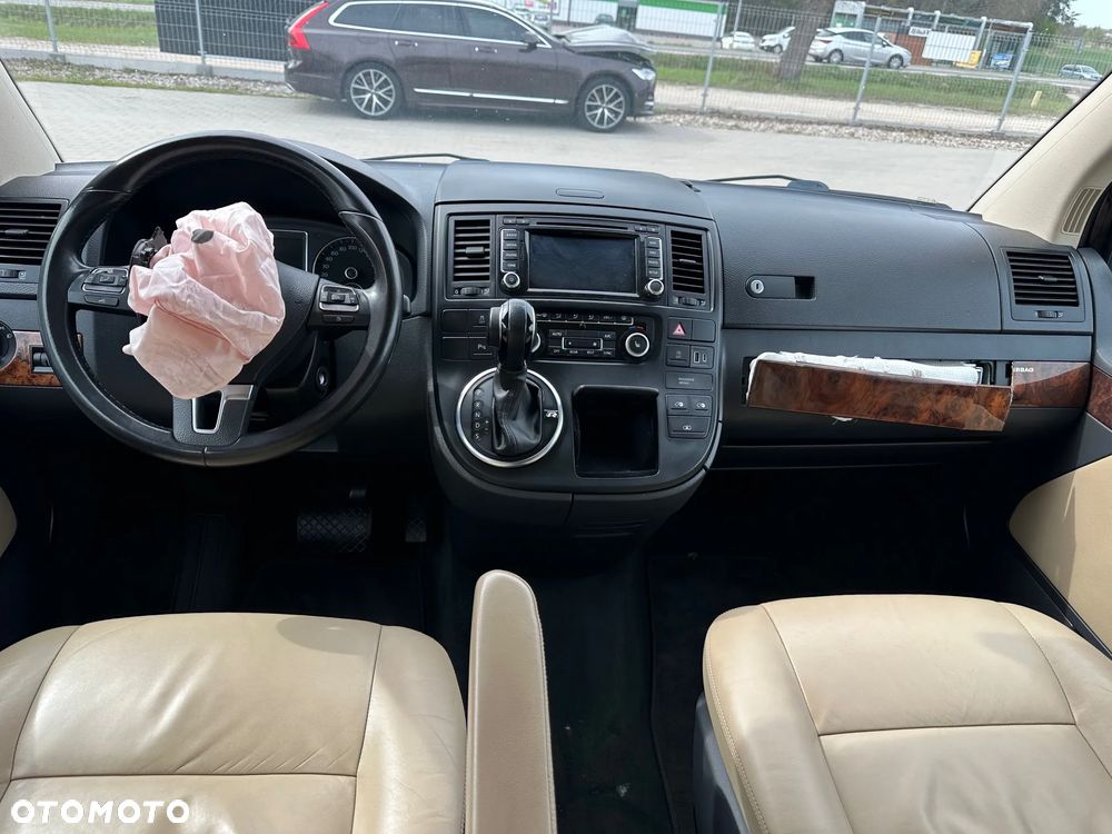Volkswagen Multivan - 11