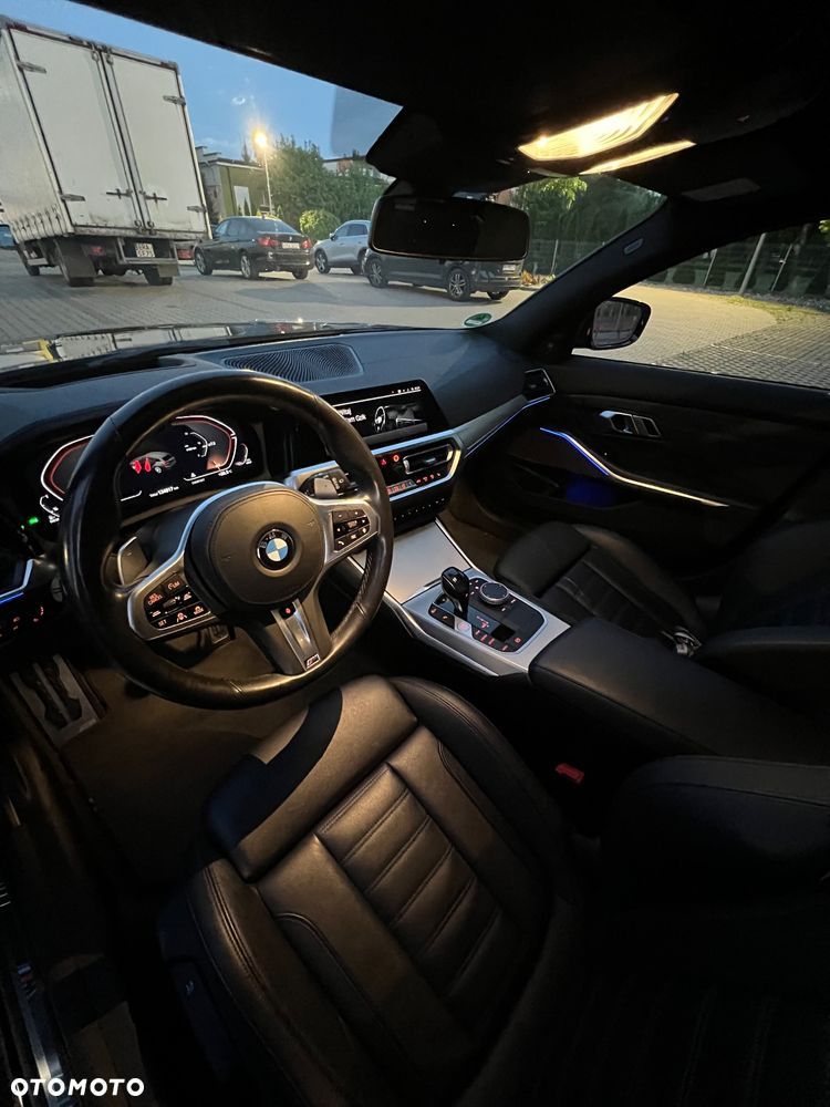 BMW Seria 3 320d Touring M Sport - 9