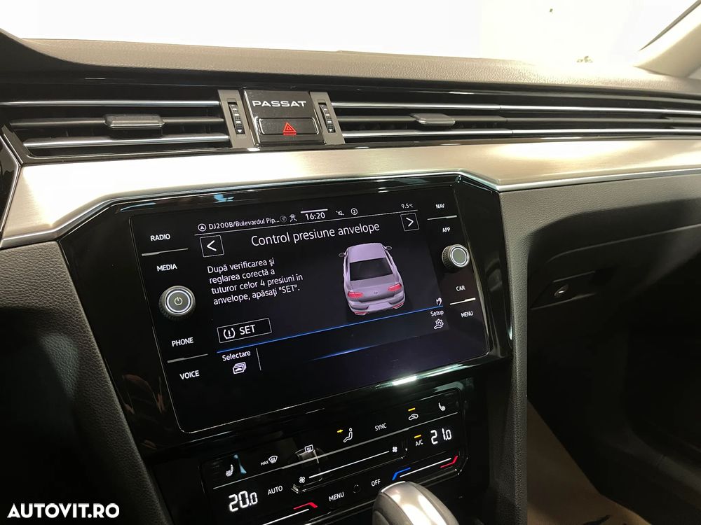 Volkswagen Passat 2.0 TDI DSG Highline - 17