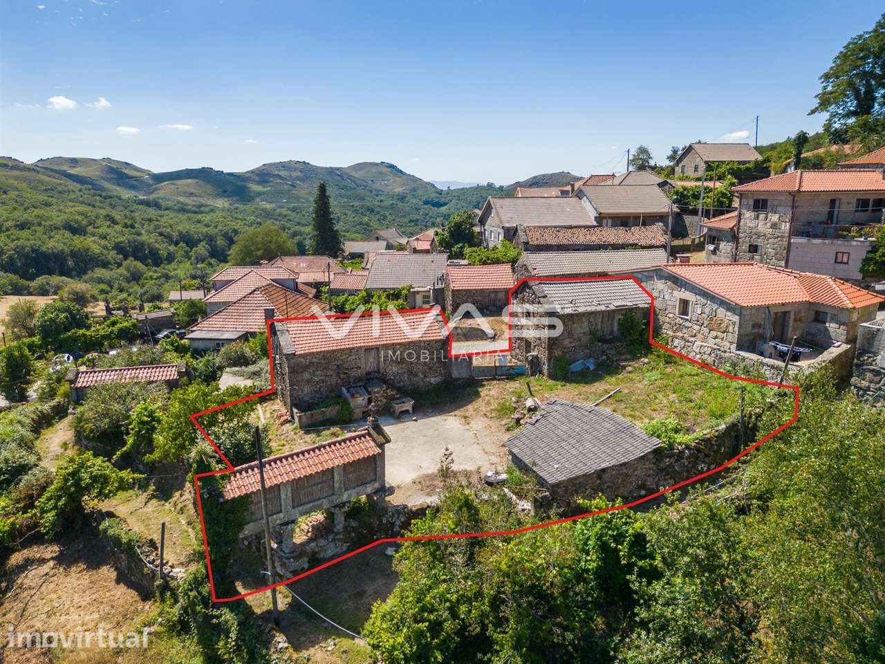 Moradia para Restaurar T0 Venda em Cibões e Brufe,Terras de Bouro - Grande imagem: 2/17