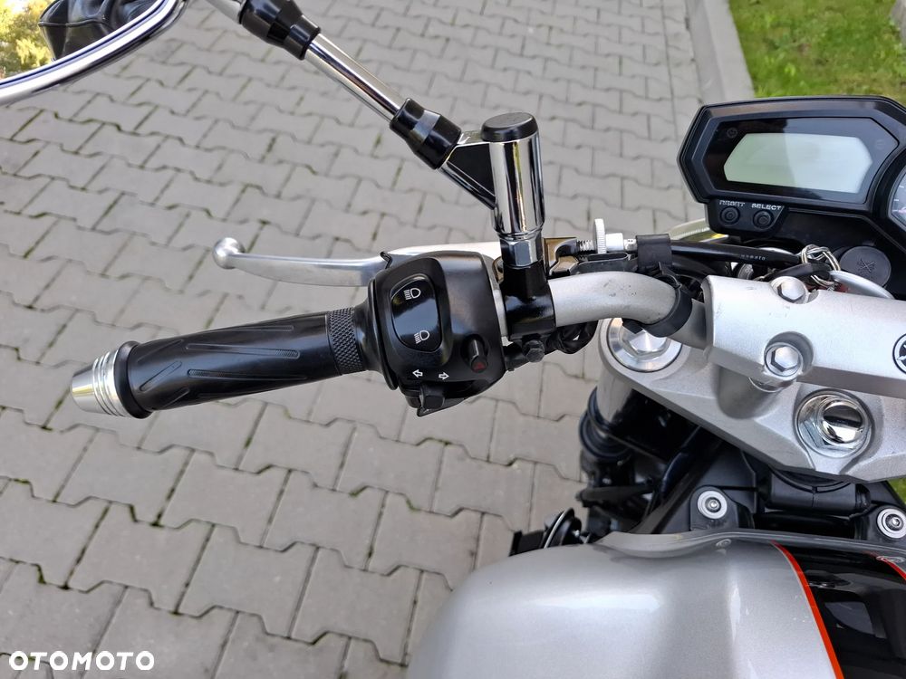 Yamaha FZ6 - 18