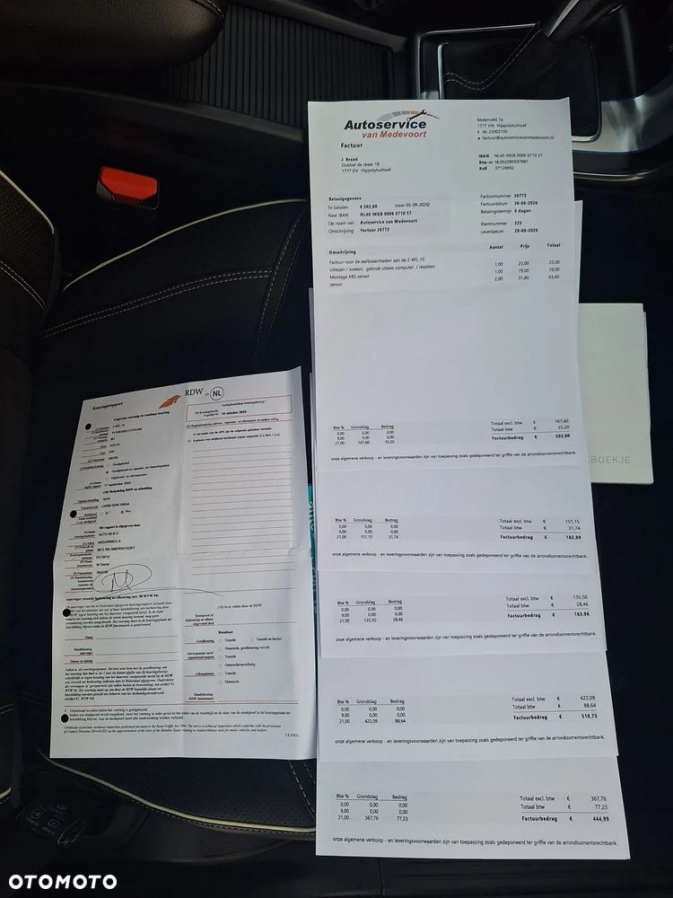 Volvo V40 D4 Momentum - 27