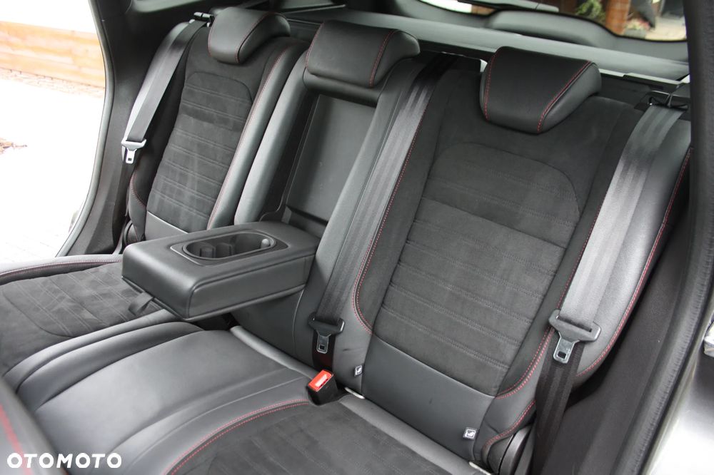 Ford Kuga 1.5 EcoBoost 2x4 ST-Line - 10