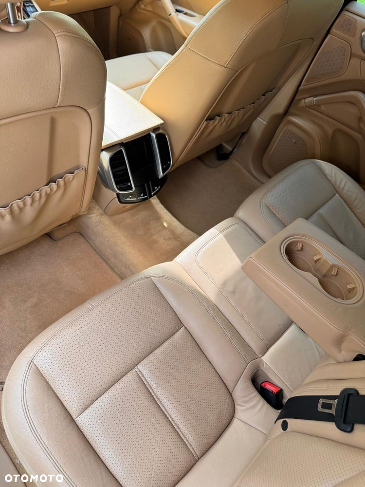 Porsche Cayenne - 24