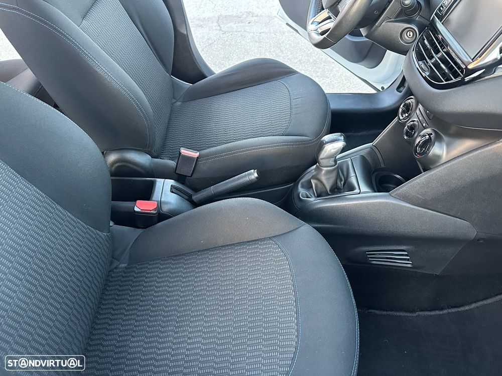 Peugeot 208 1.6 BlueHDi Style - 36