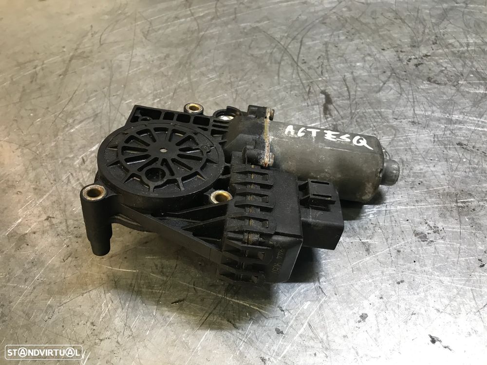MOTOR DO ELEVADOR DO VIDRO AUDI A6 C5 97-05 - TRAS ESQUERDO / TRAS DIREITO 4B0959801B 4B0959802B - 1