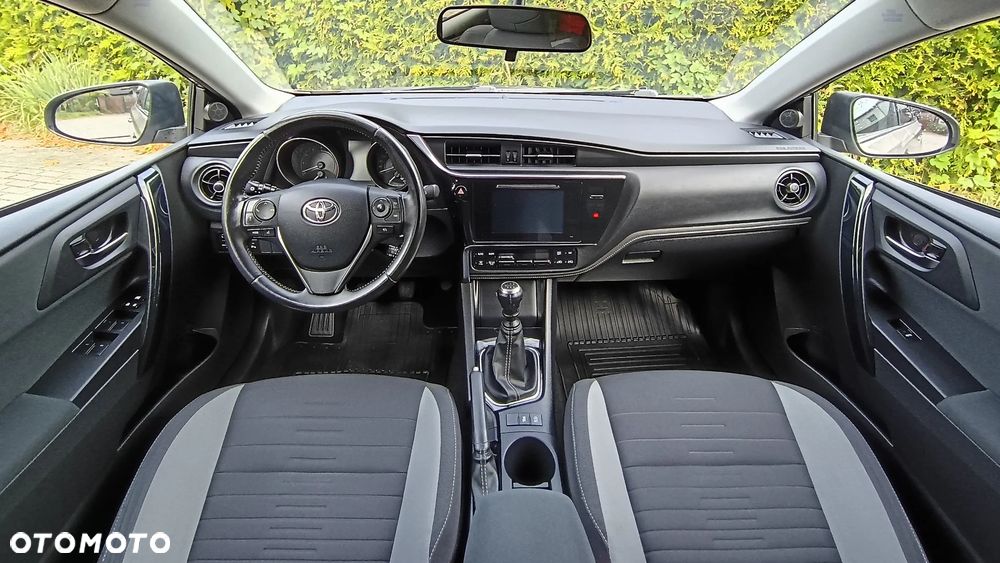 Toyota Auris - 21