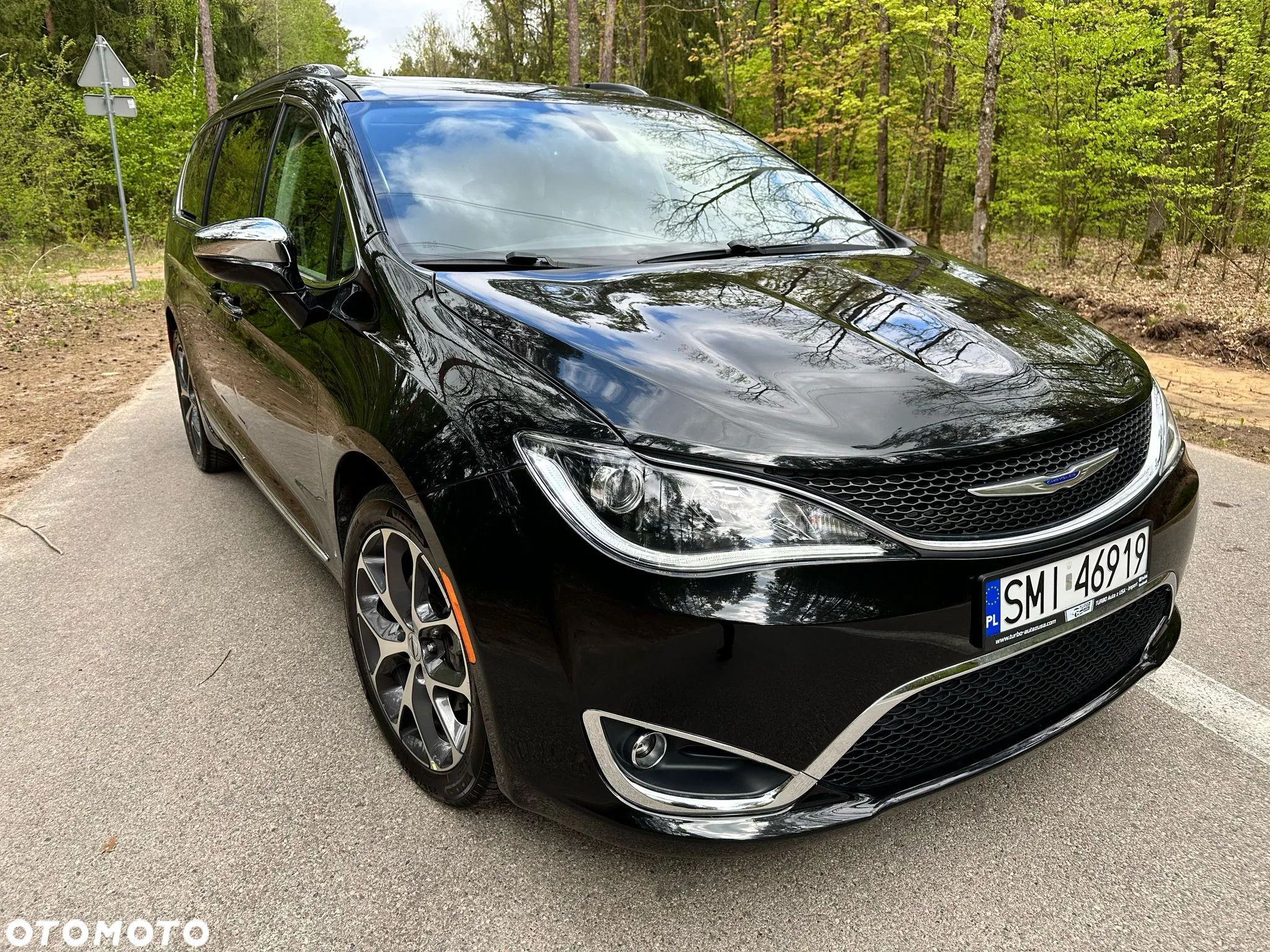 Chrysler Pacifica - 1
