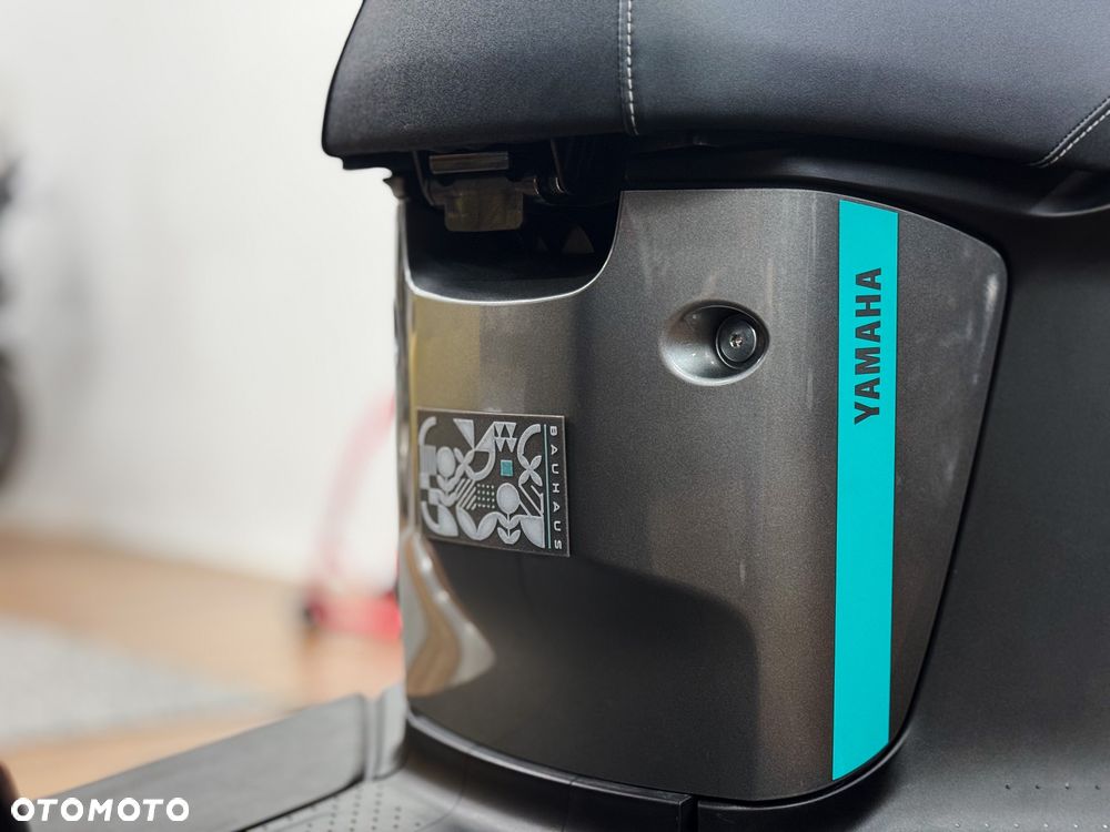 Yamaha Neos - 8