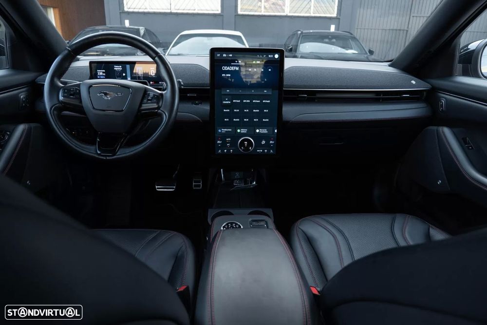 Ford Mustang Mach-E Premium AWD - 2
