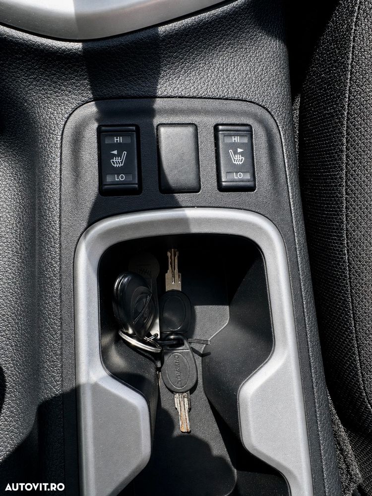 Nissan Navara Double Cab Visia - 11