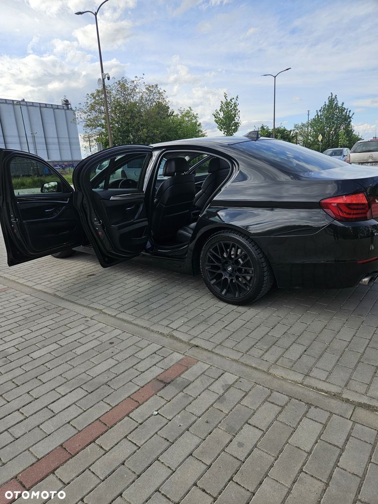 BMW Seria 5 525d xDrive - 8