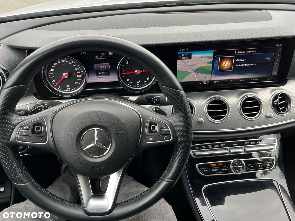 Mercedes-Benz Klasa E 220 d 9G-TRONIC - 34