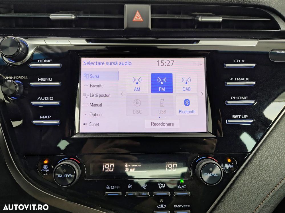 Toyota Camry 2.5 Hybrid Business - 21