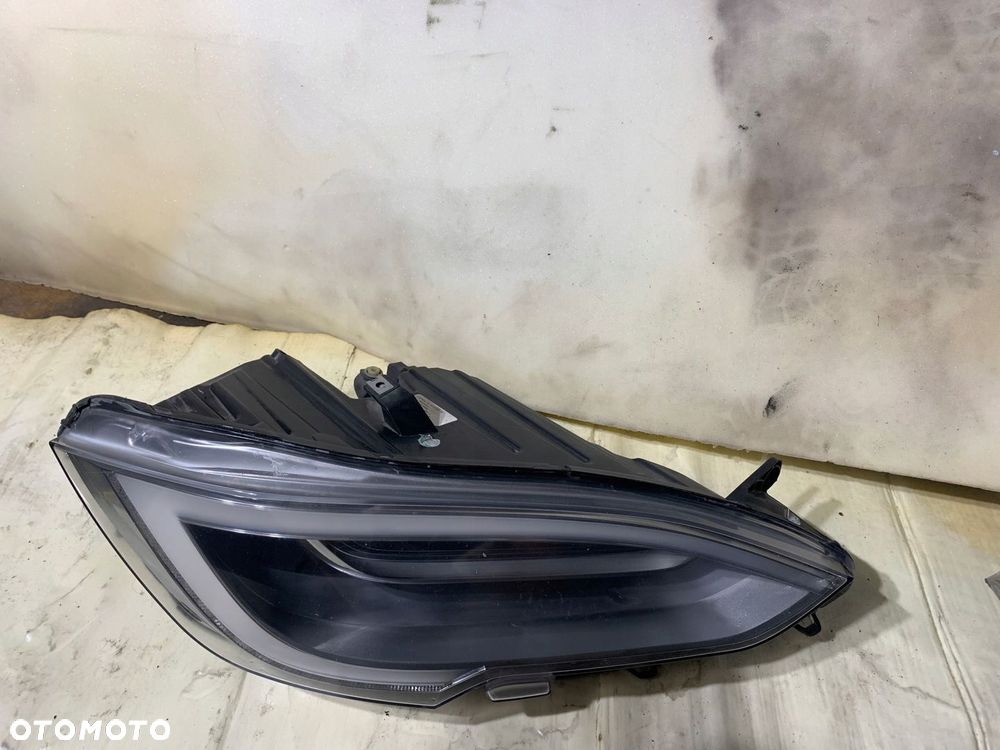 LAMPA PRAWA PRZÓD FULL LED TESLA MODEL S LIFT 2016- 105357500C - 2