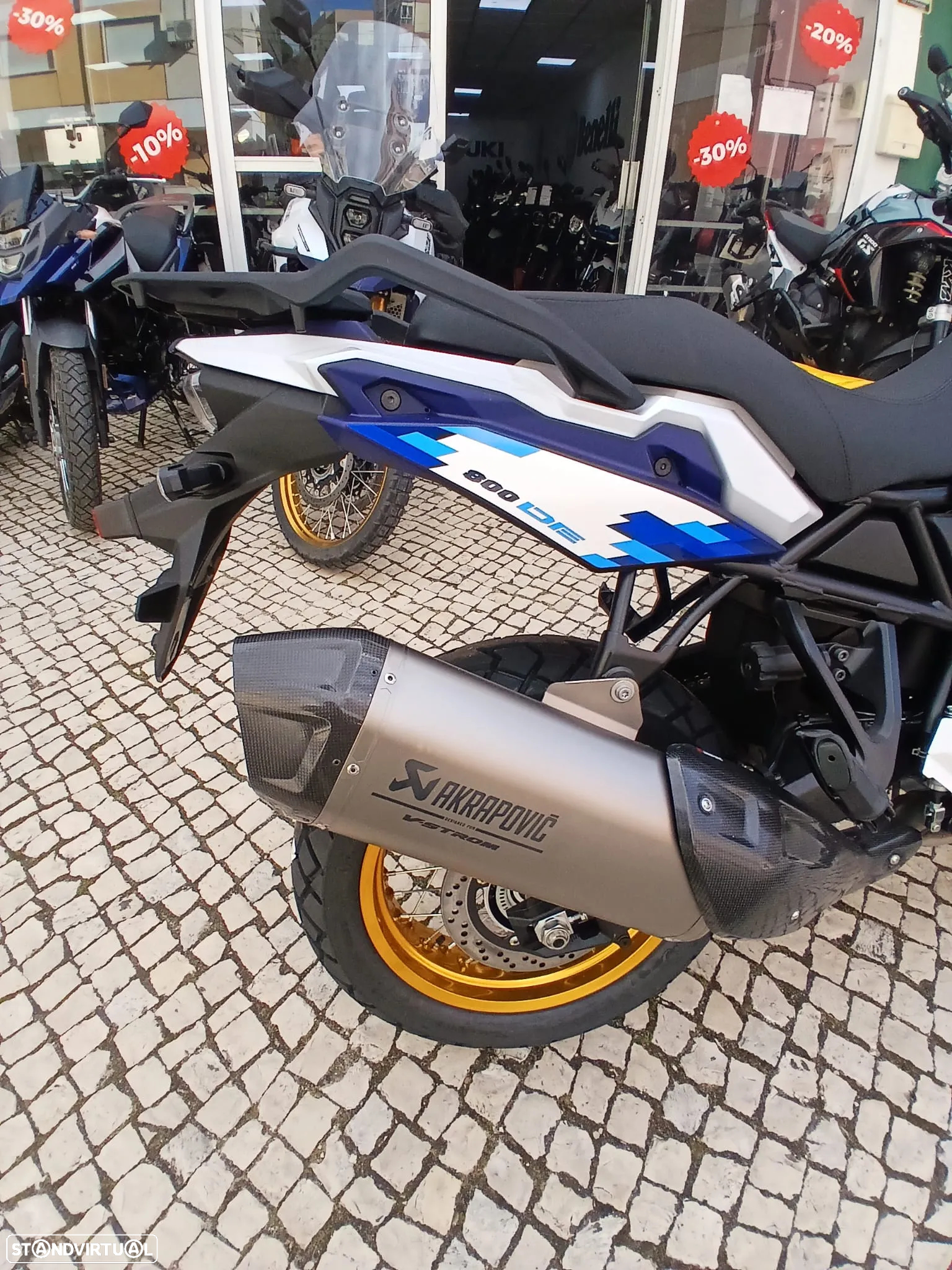 Suzuki V STROM Heritage 800 DE - 5