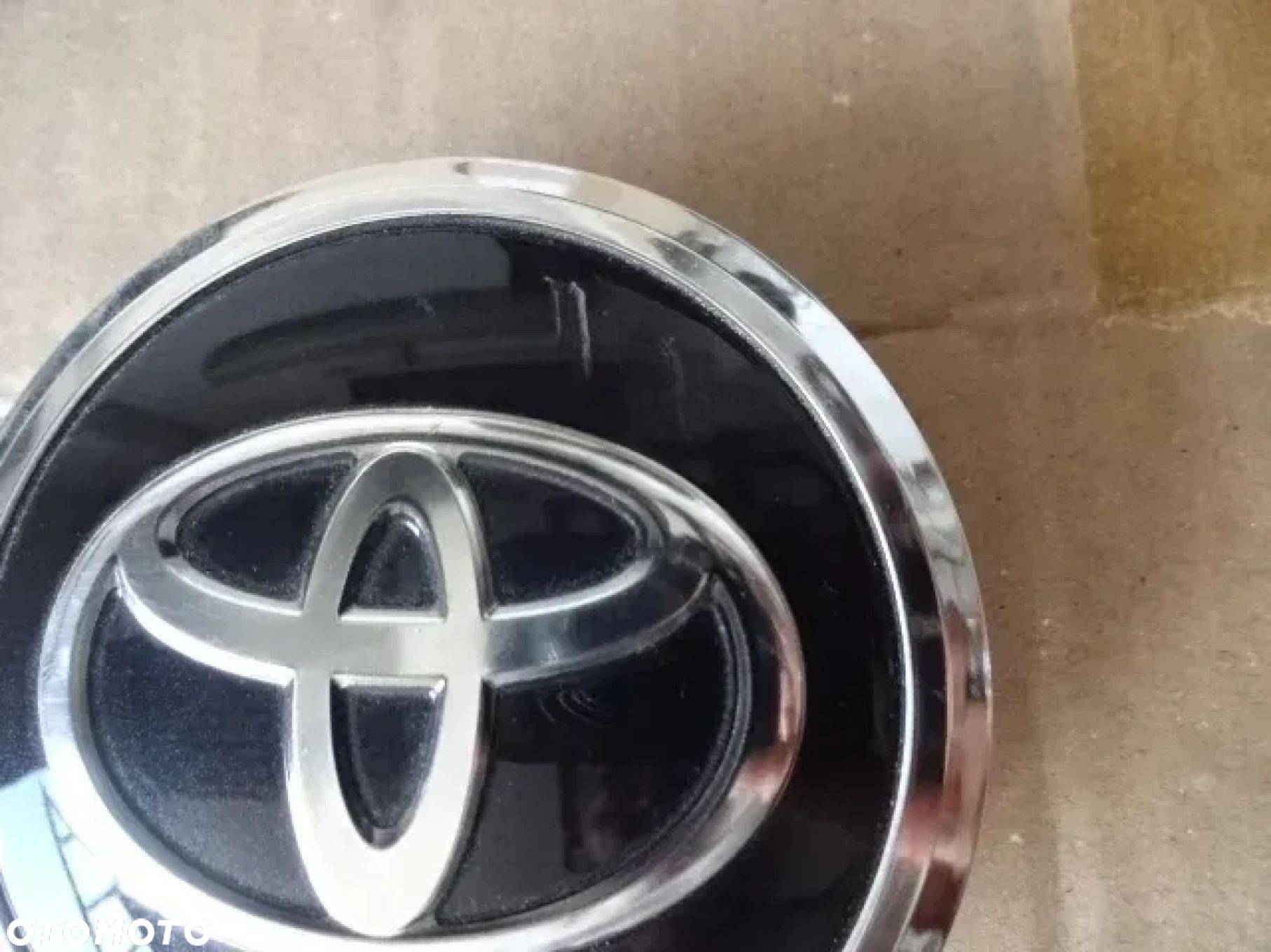 TOYOTA DEKIELKI FELG ALUMINIOWYCH 77mm - 3