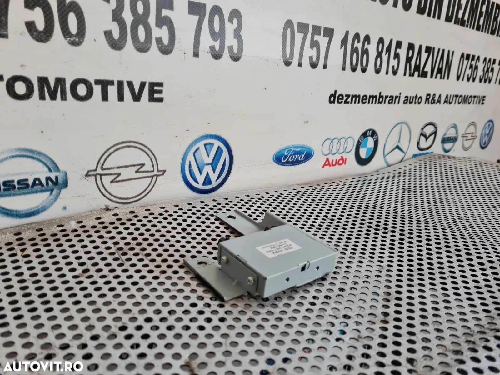 Amplificator Antena Nissan Qashqai J11 Cod 282B1 HV00A Dezmembrez Nissan Qashqai J11 1.5 Dci - Dezmembrari Arad - 1