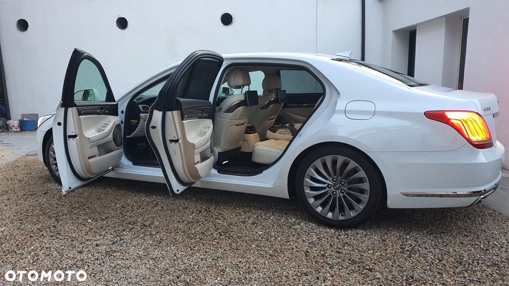 Hyundai Genesis - 8