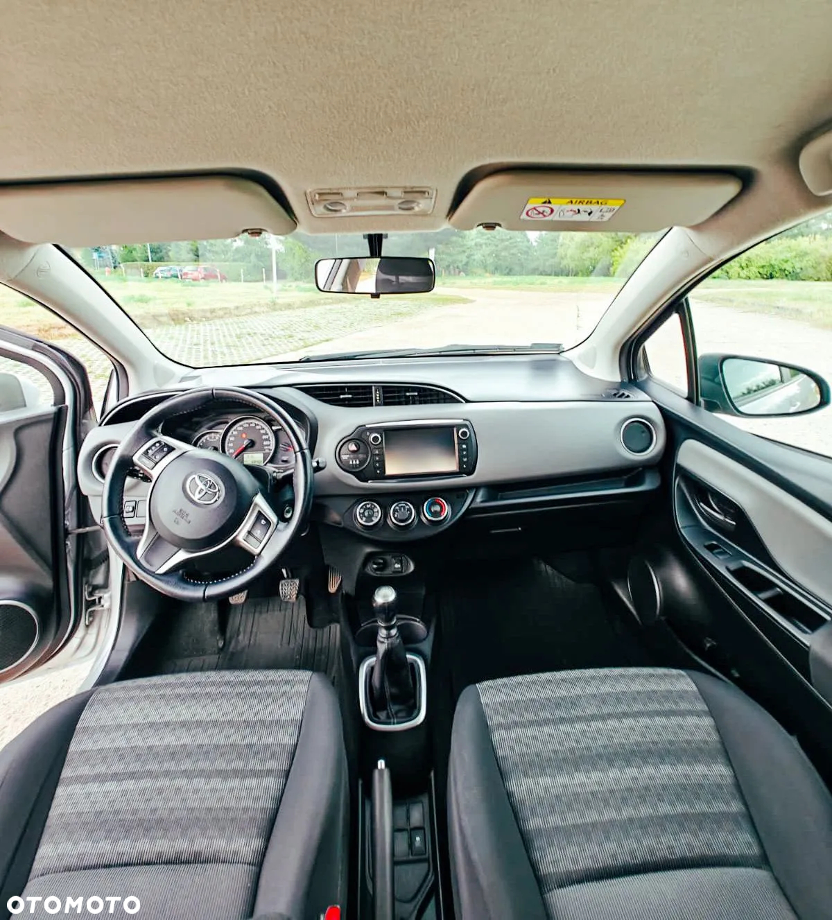 Toyota Yaris - 12