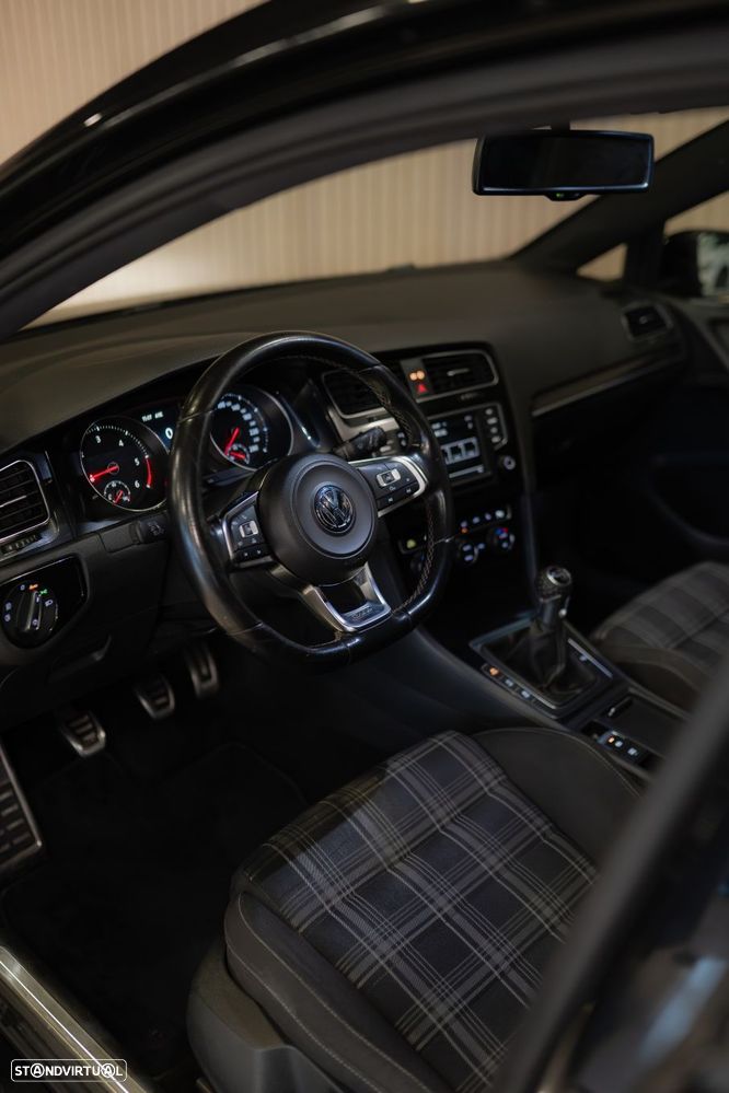 VW Golf GTD BlueMotion - 10