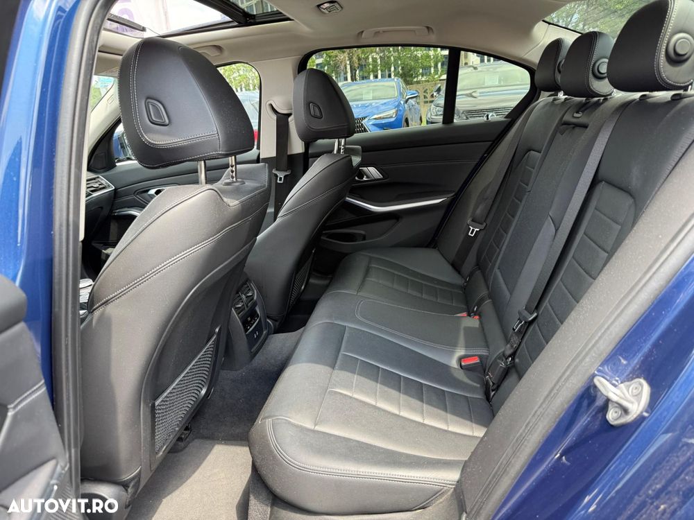 BMW Seria 3 320d xDrive Aut. Luxury Line - 28