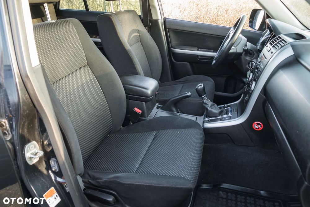 Suzuki Grand Vitara 2.0 - 10