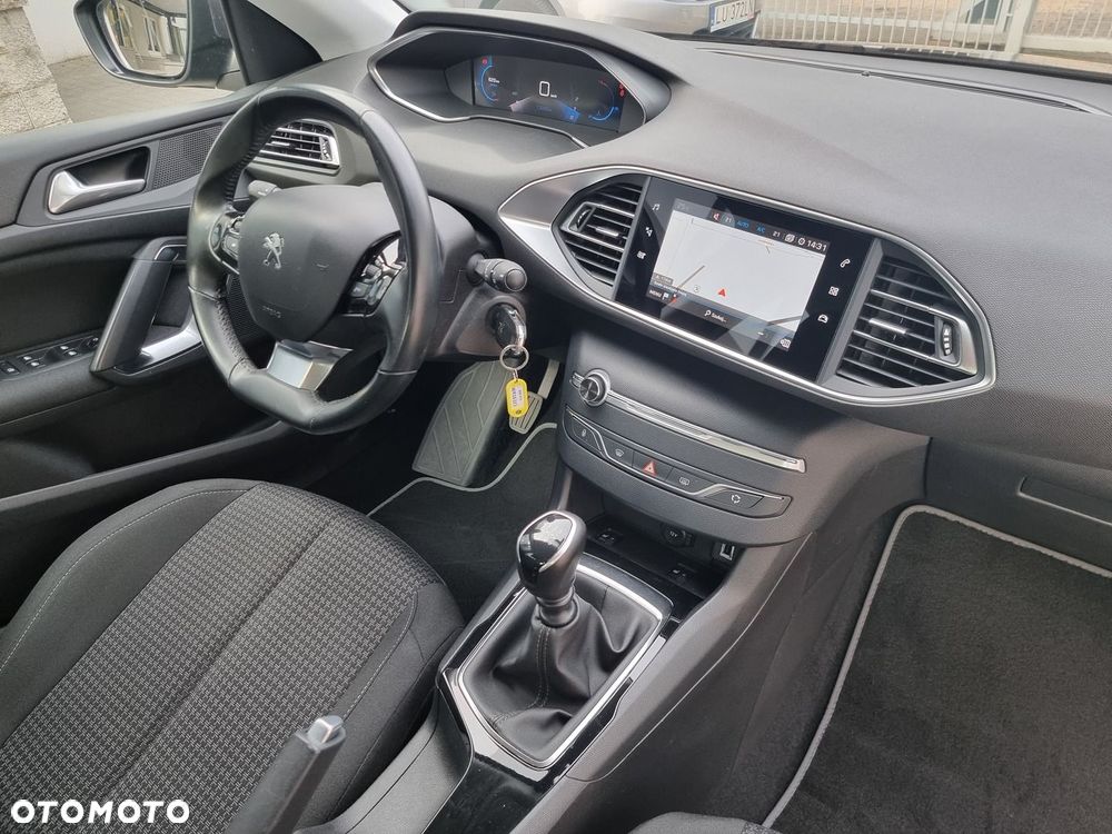 Peugeot 308 1.2 PureTech Active Pack S&S - 17