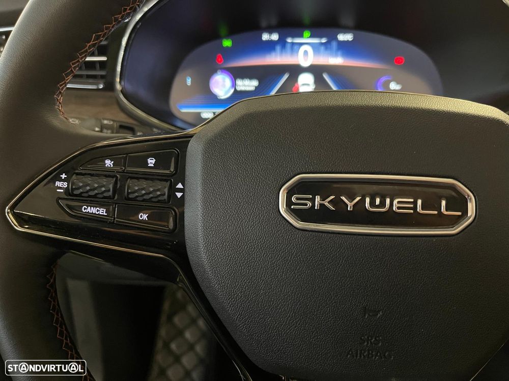 Skywell ET5 - 18