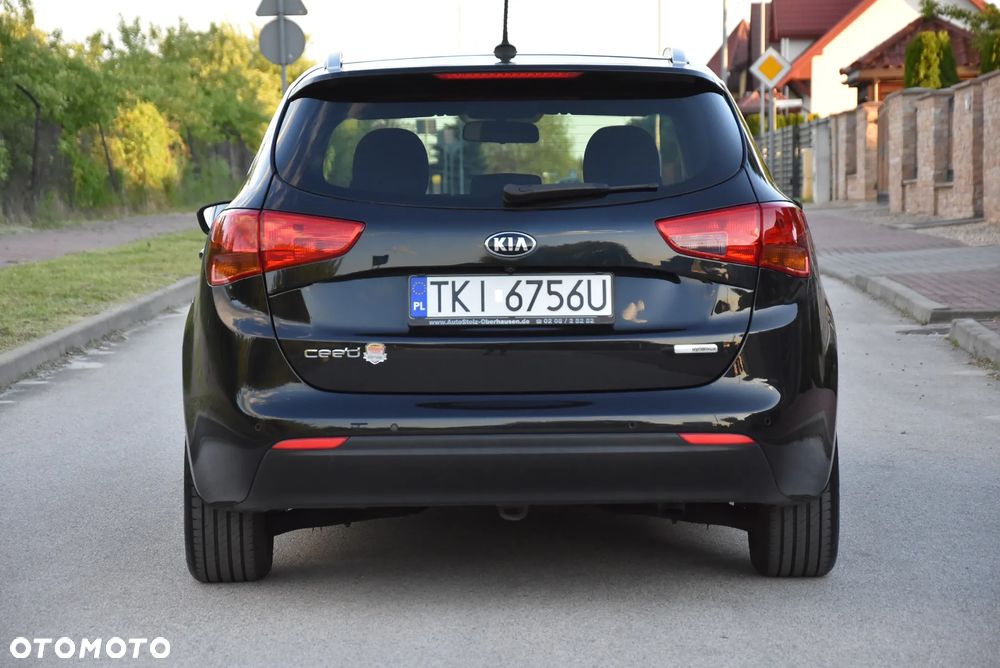 Kia Ceed 1.6 GDI ISG Dream-Team Edition - 9