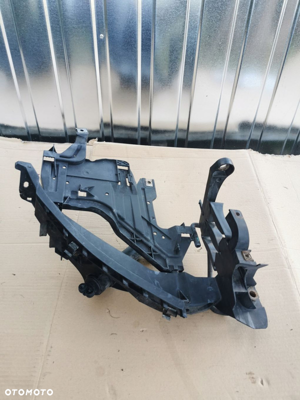 Ślizg mocowanie lampy spryskiwacz prawy Audi A4 B8 8K0805608R