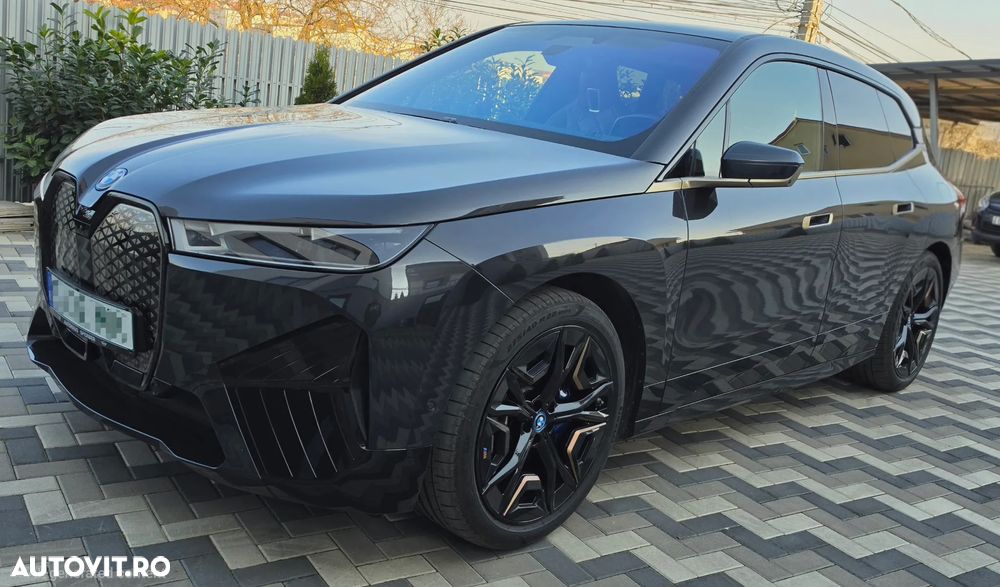 BMW iX - 12