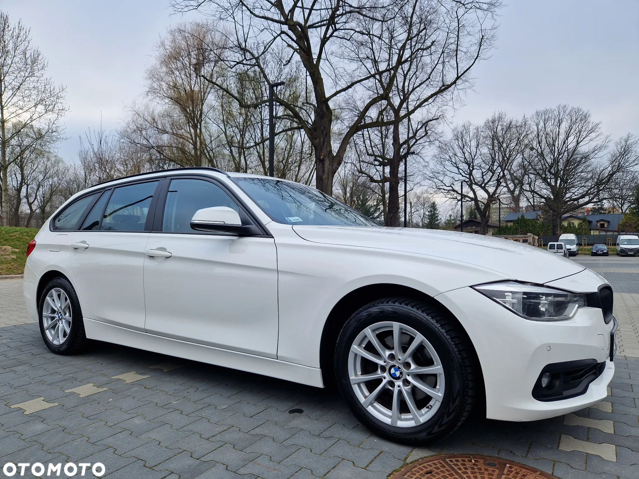 BMW Seria 3 318d Touring Advantage - 1