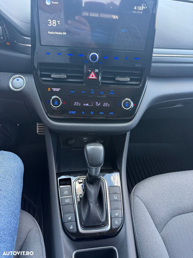 Hyundai IONIQ - 15