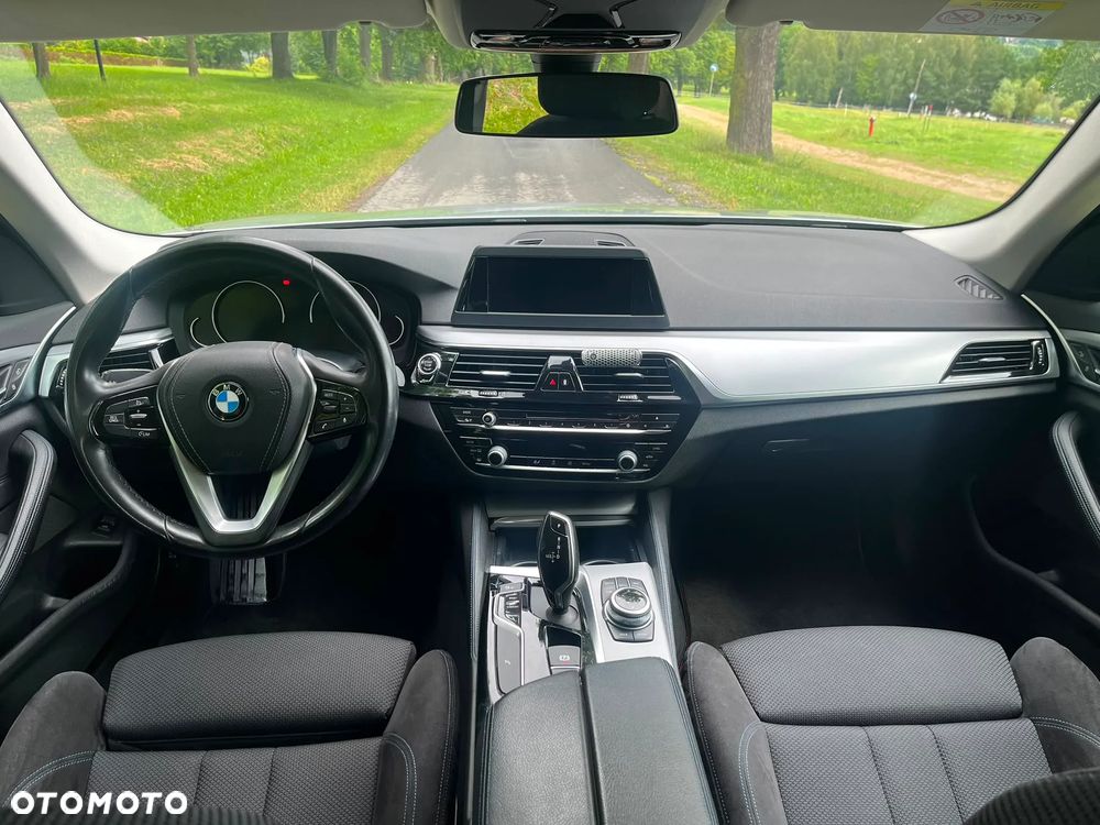 BMW Seria 5 520d Sport Line - 14