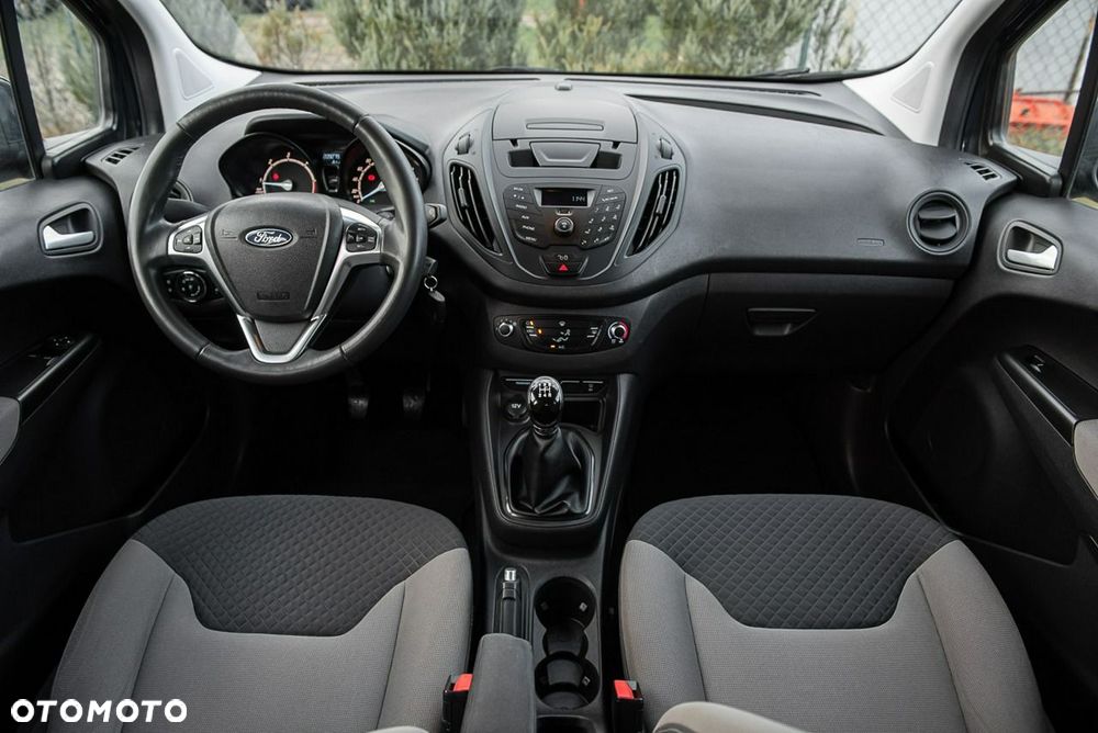 Ford Tourneo Courier - 23