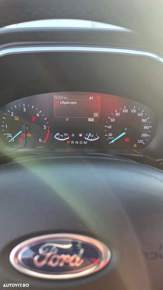 Ford Kuga 2.0 EcoBlue A8 AWD Titanium - 6