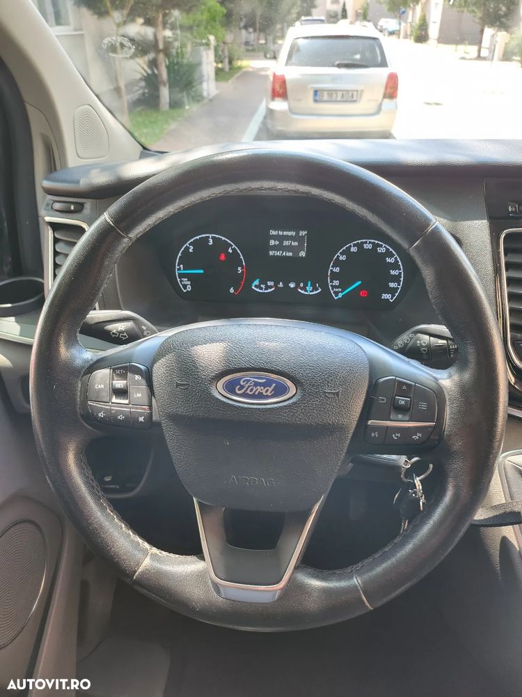 Ford Tourneo Custom - 6