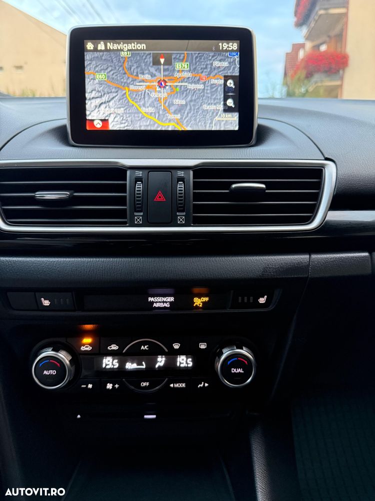 Mazda 3 SKYACTIV-G 120 NAKAMA - 30