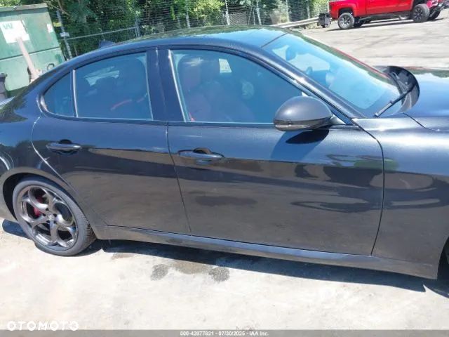 Alfa Romeo Giulia 2.0 Turbo 16V AT8 Veloce Ti - 10