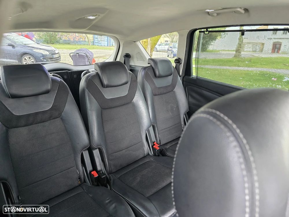 Ford S-Max 2.0 TDCi Titanium 7L - 12